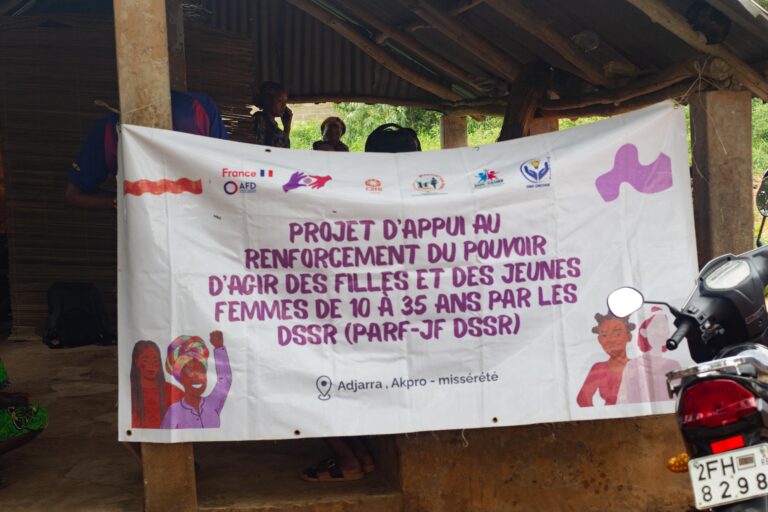 « Girls on the Move » : Les soins DSSR à portée de main pour les filles et jeunes femmes !
